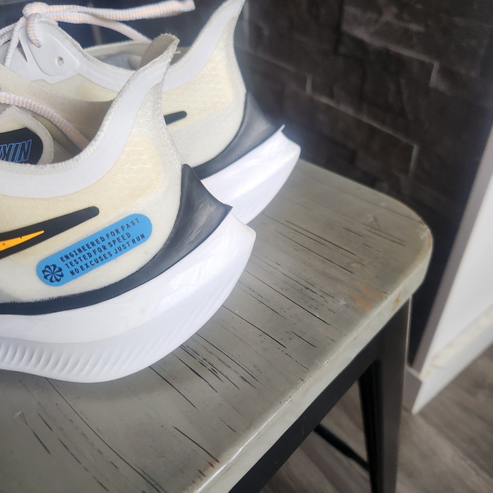 NWOT Nike Zoom Gravity Men's Running Shoes - White and Black - Picture 9 of 16